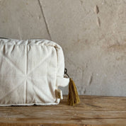 Akira Toiletry Bag - OQ Origami Quilt - S000 Natural