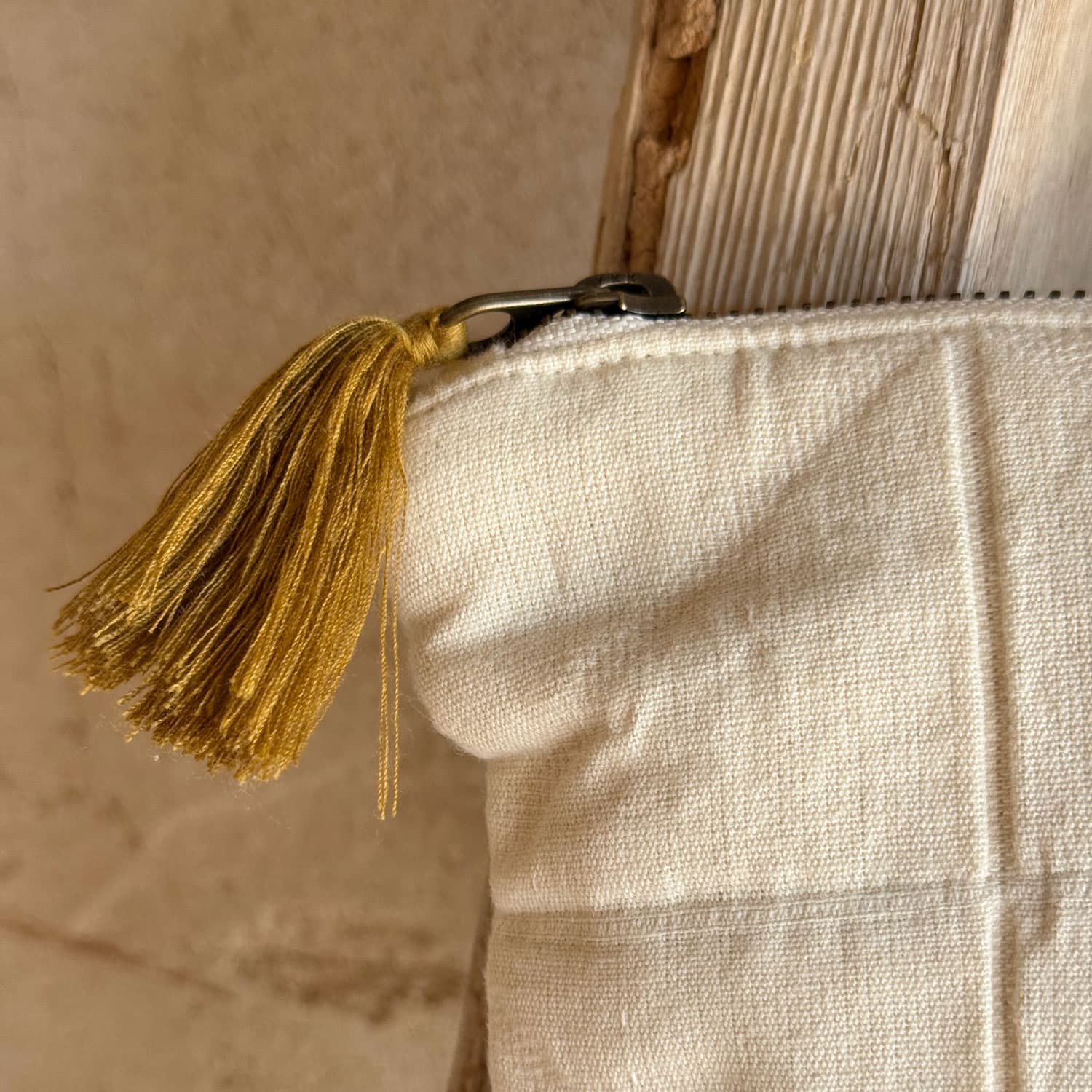 Akira Zip Clutch - OQ Origami Quilt - S000 Natural