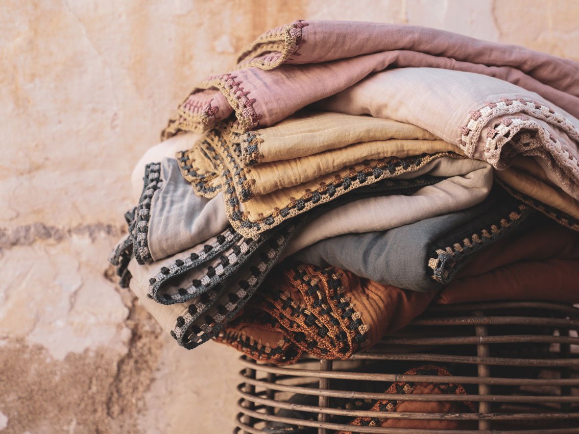 May Blankets & Cushions - n°74 E-Shop