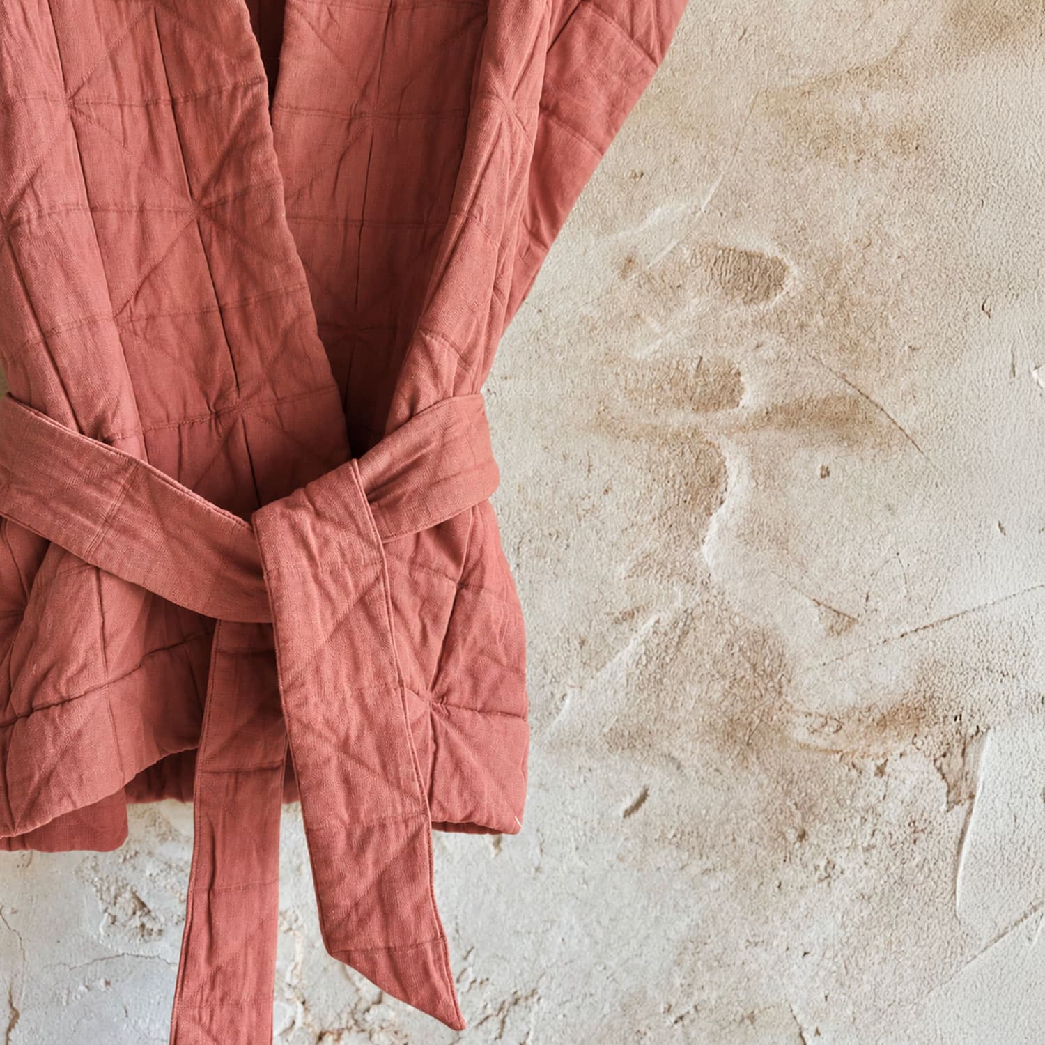 Akira-Vest---Women----OQ-Origami-Quilt---S060-Jaipur-Pink-02.jpg