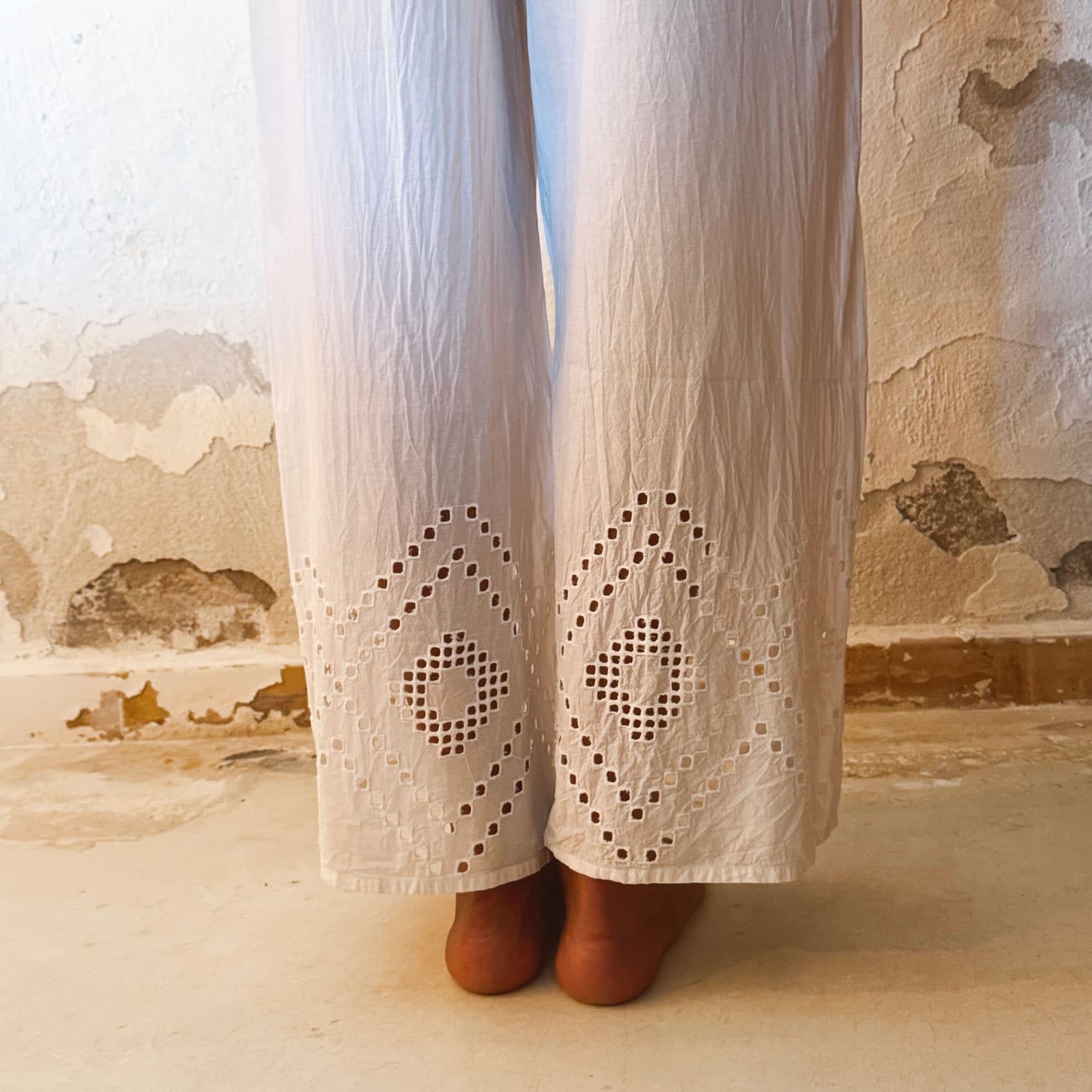 Deborah-Pants---Women---CA-Cambric-60---S001-White-01-pichi.jpg