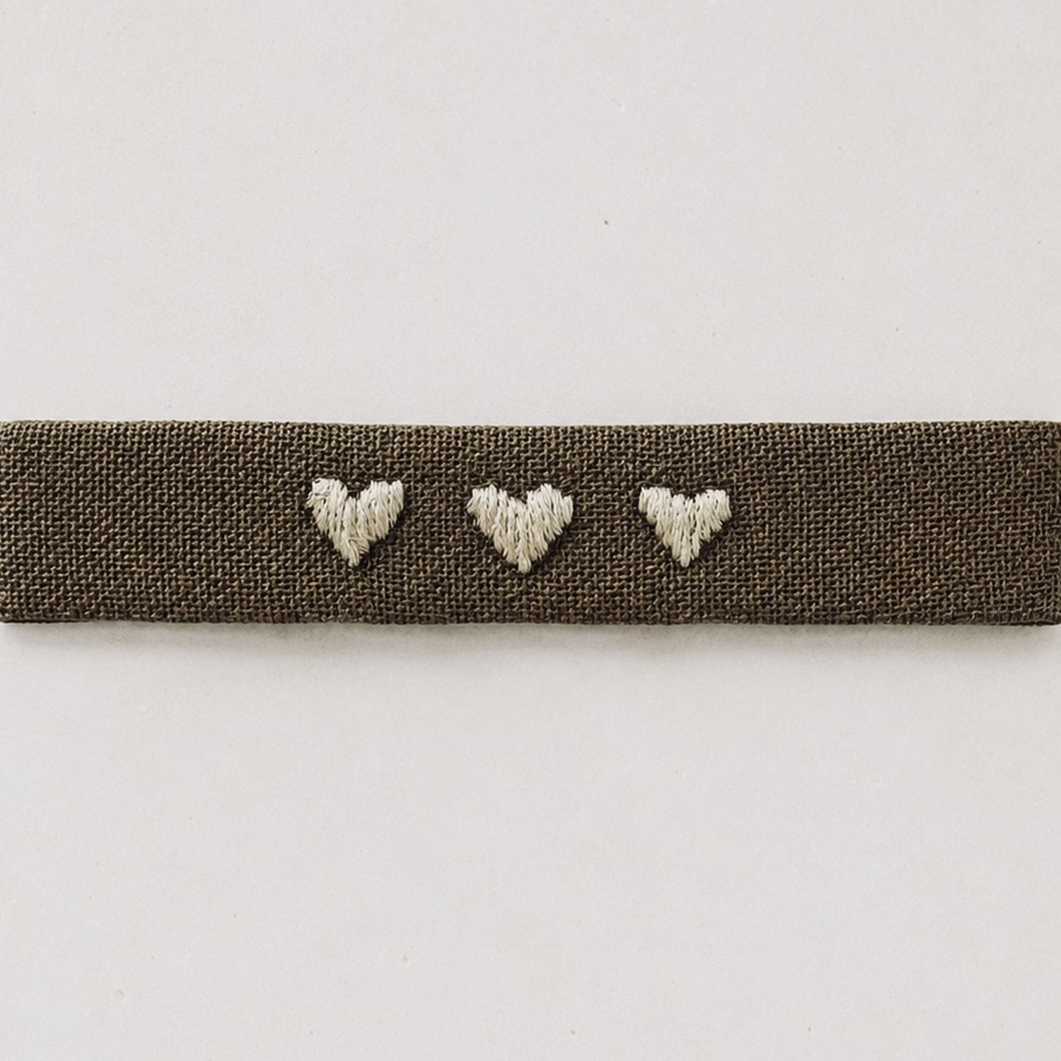 EmbroideredBraceletTripleHeart-S050AntiqueBronze-01.jpg