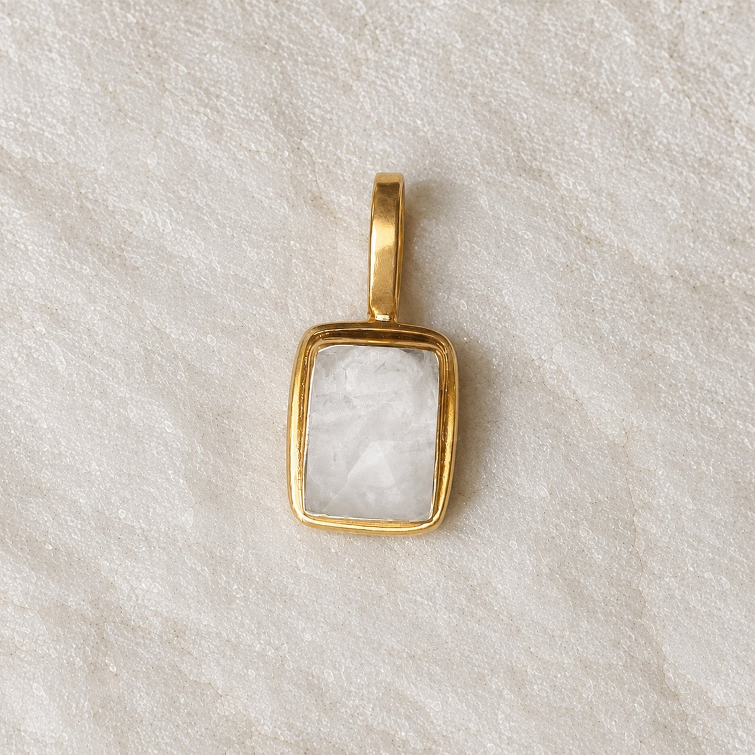FacetedStonePendant-CrystalQuartz-01.jpg