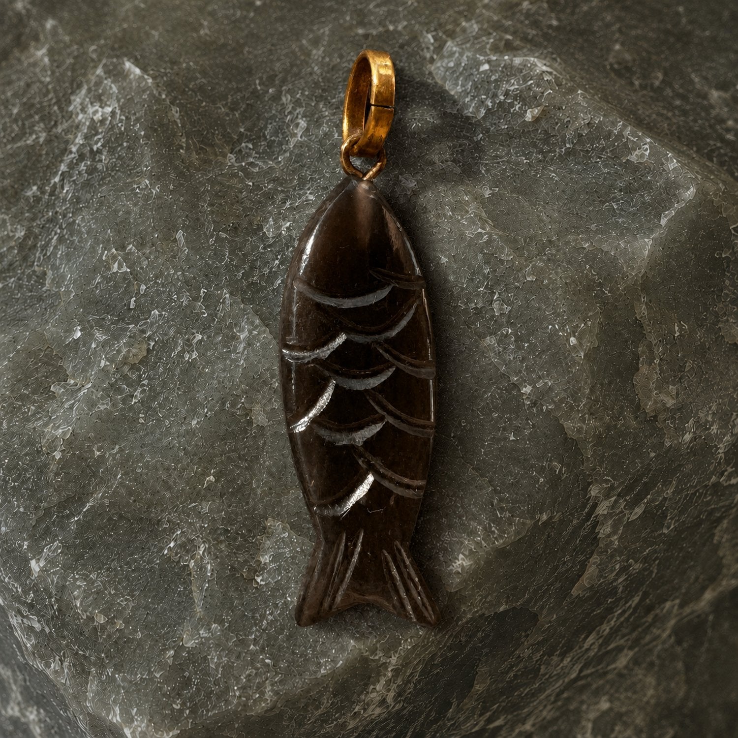 FishStonePendant-Medium-SmockyQuartz-01.jpg