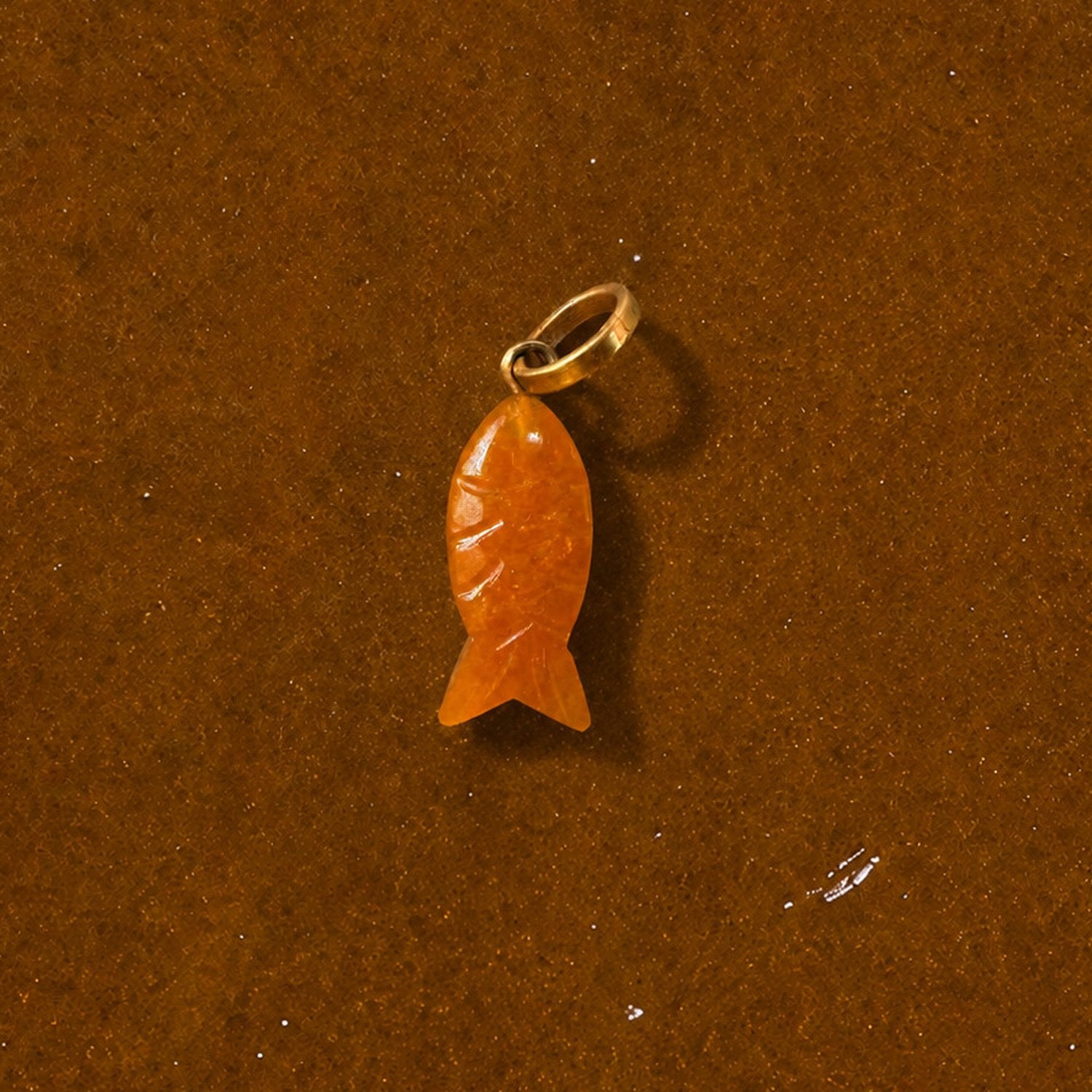 FishStonePendant-Small-GoldenJade-01_5a5b7e05-ee4c-4278-9b24-4fb303e5e912.jpg