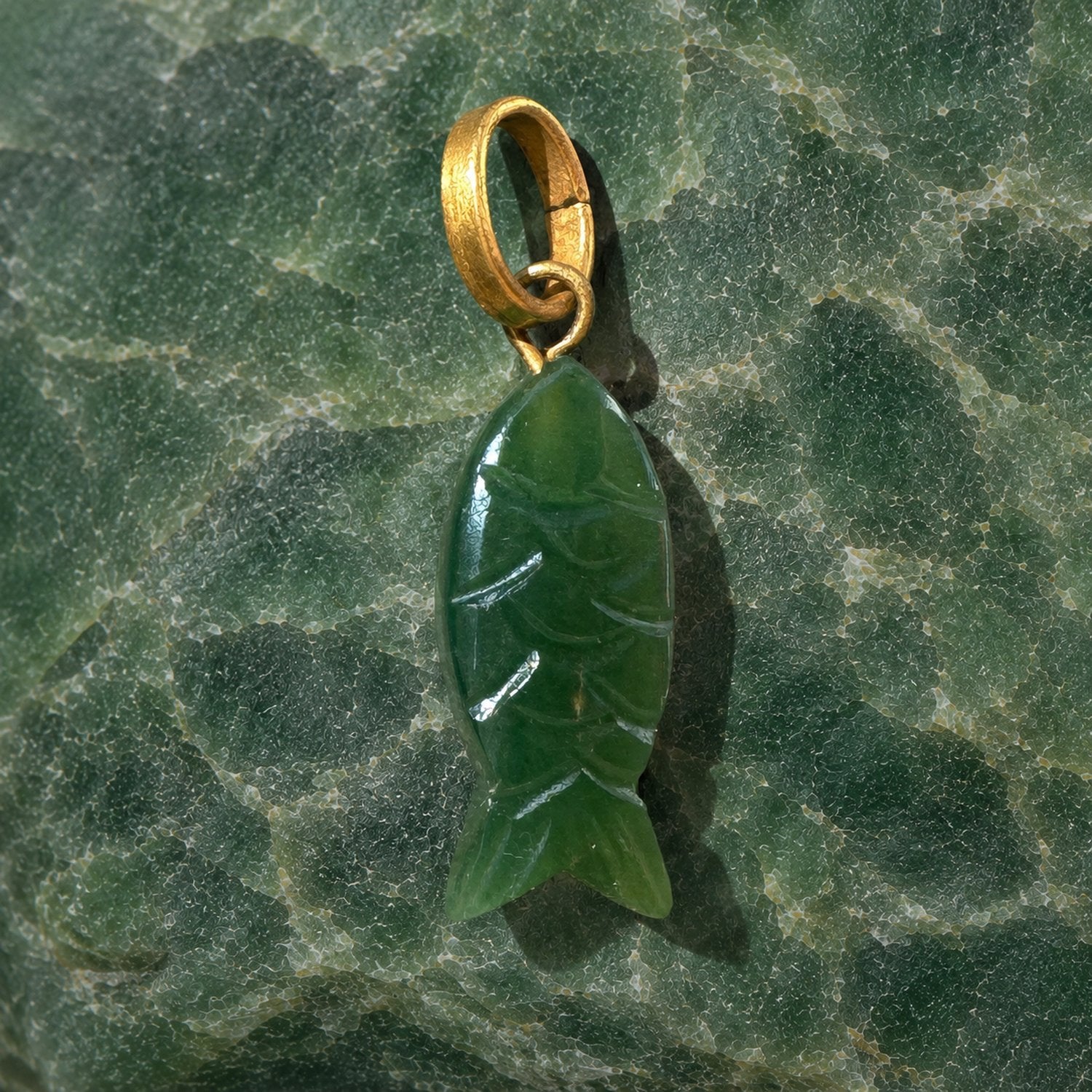 FishStonePendant-Small-GreenAventurine-01_9d00f010-b850-4209-806e-1ea879feb798.jpg