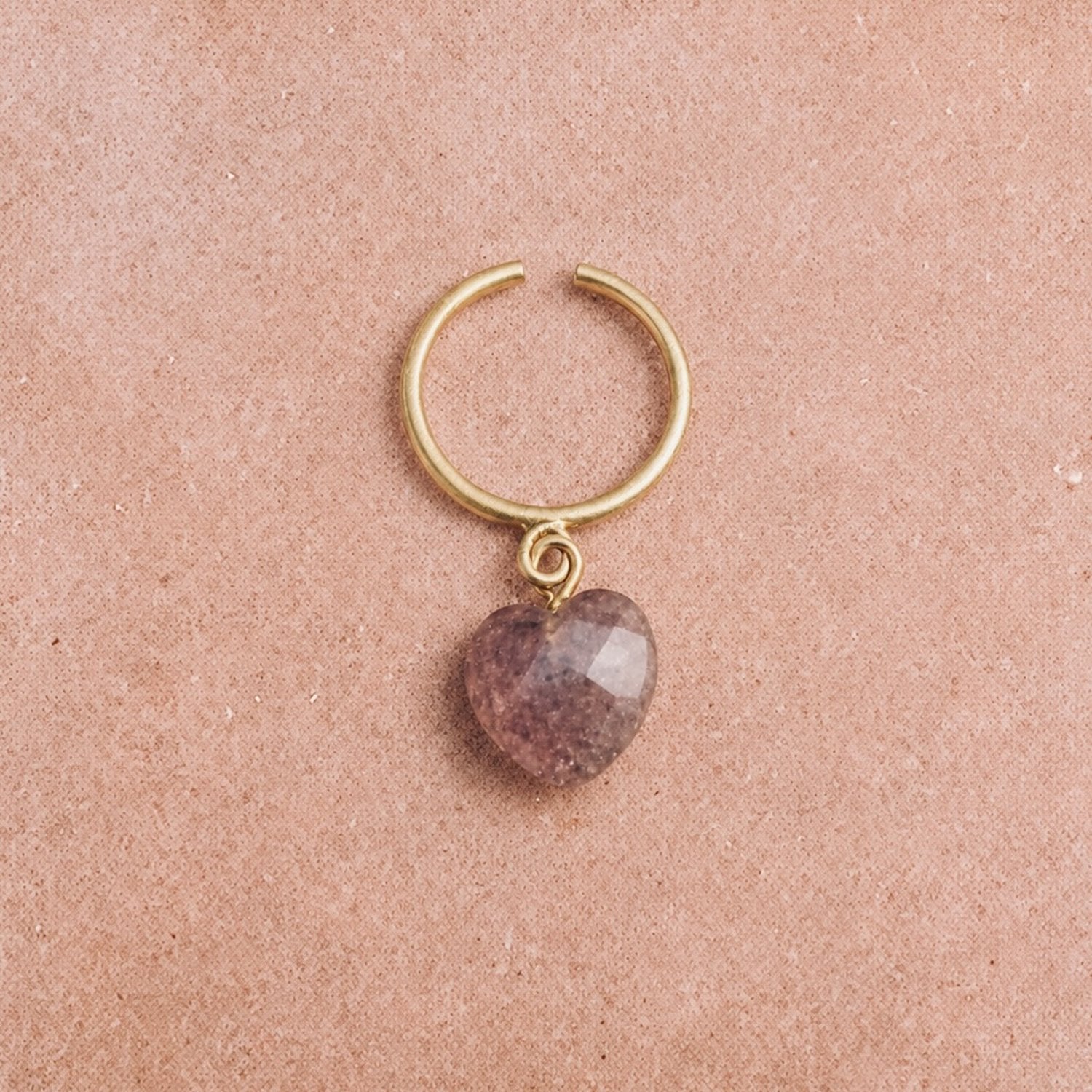 HeartStoneRing-CherryQuartz-01_1626f497-deaa-4a25-8b96-35fc3a3d3667.jpg