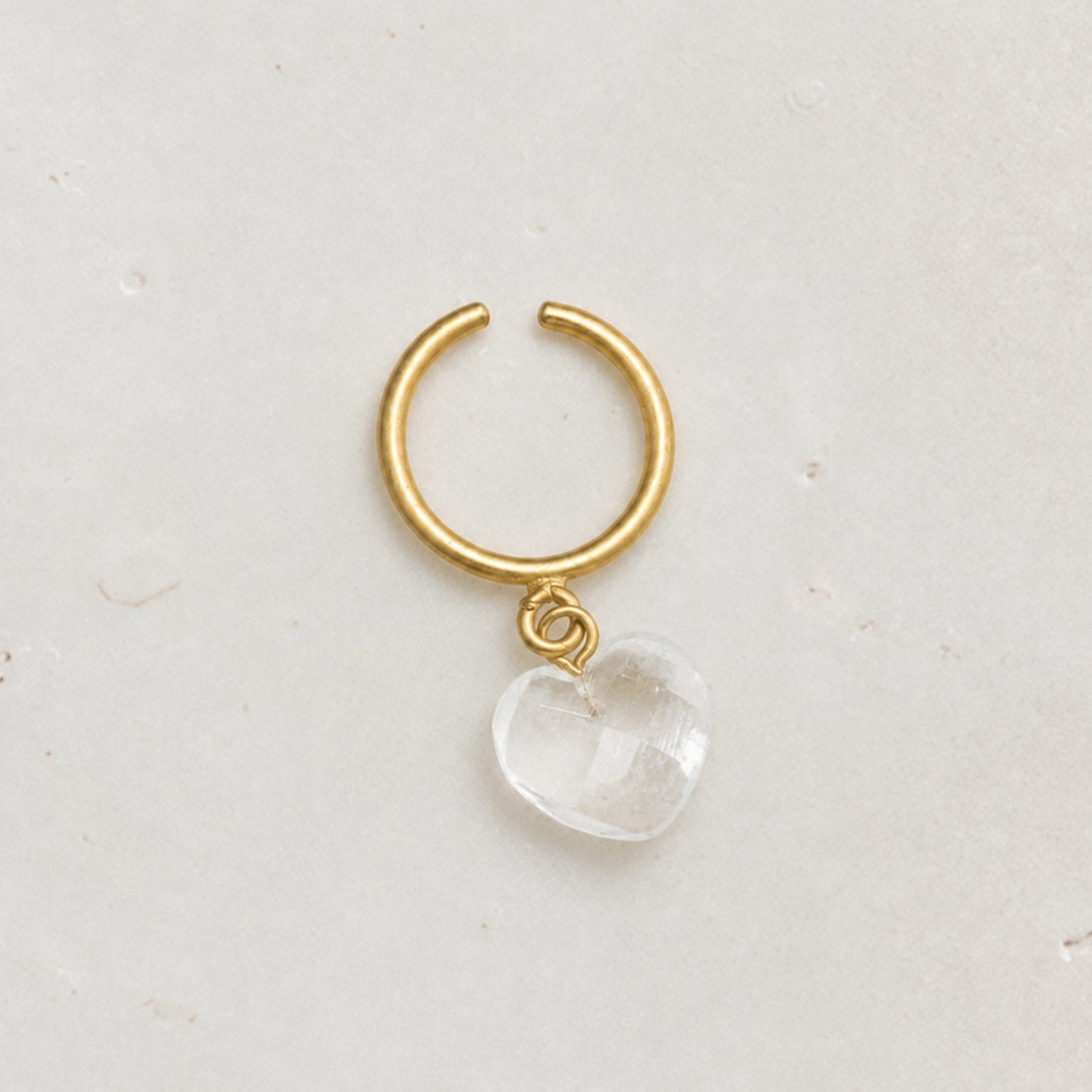 HeartStoneRing-CrystalQuartz-01_ebfd3b4c-0917-4f44-9696-f6b1f8ed42be.jpg