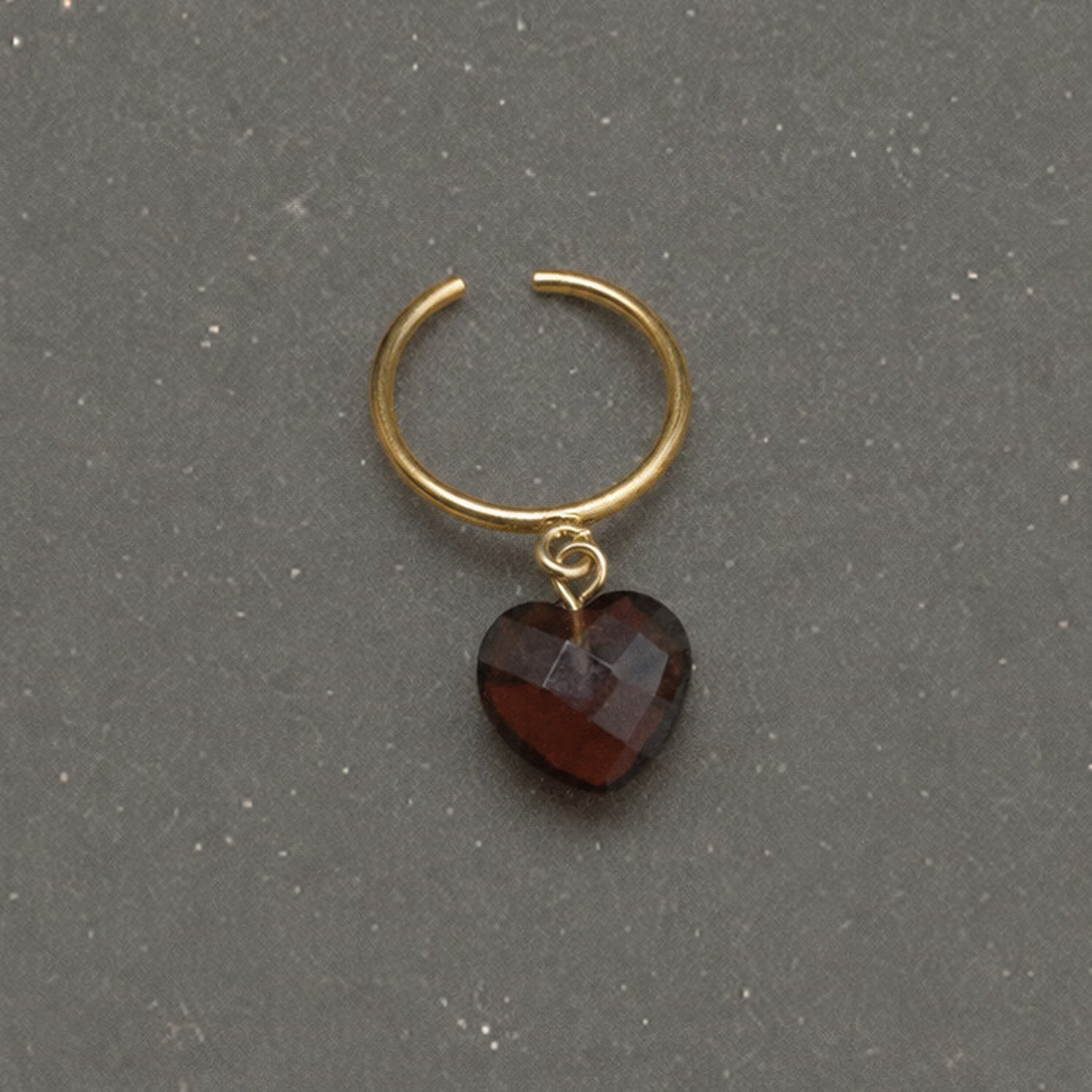 HeartStoneRing-SmockyQuartz-01_1aba49e7-f4dc-4d54-995f-7c45f628934b.jpg