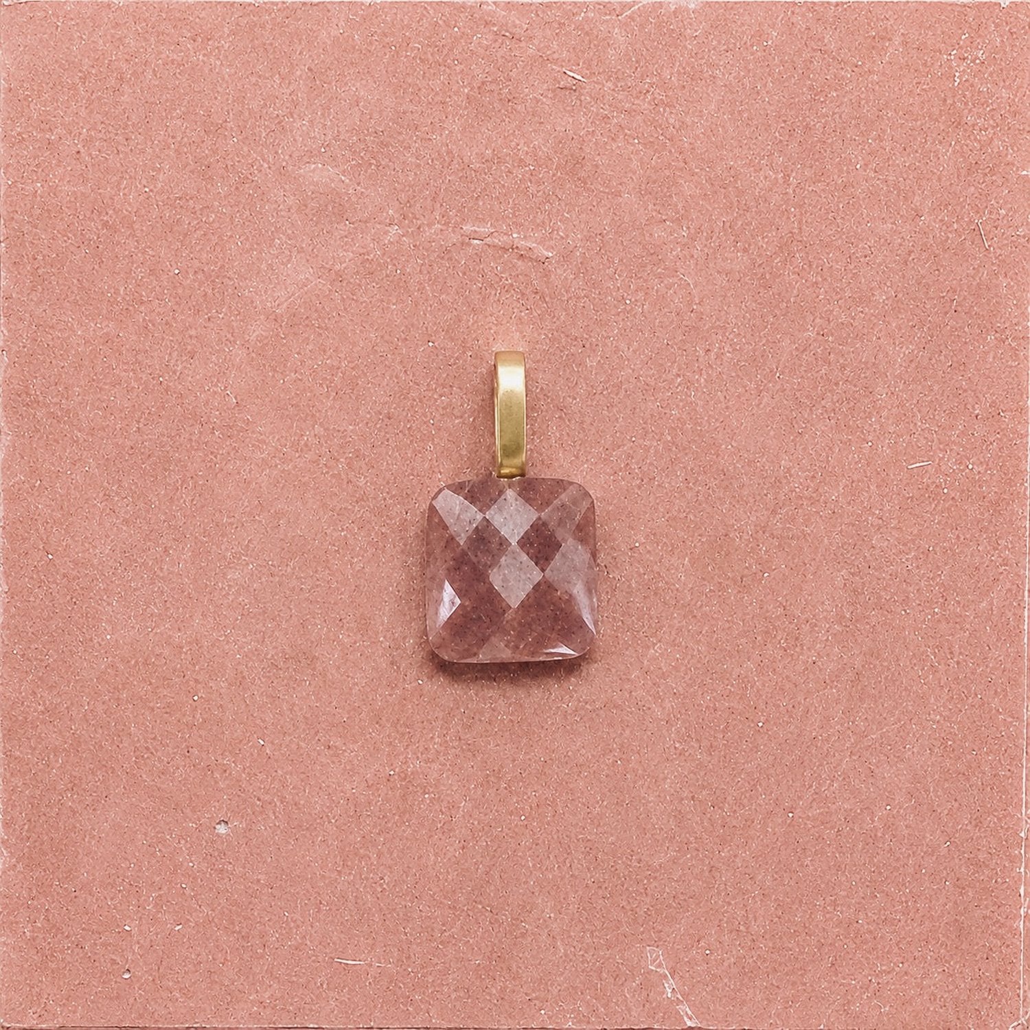 StoneCharm-CherryQuartz_01.jpg