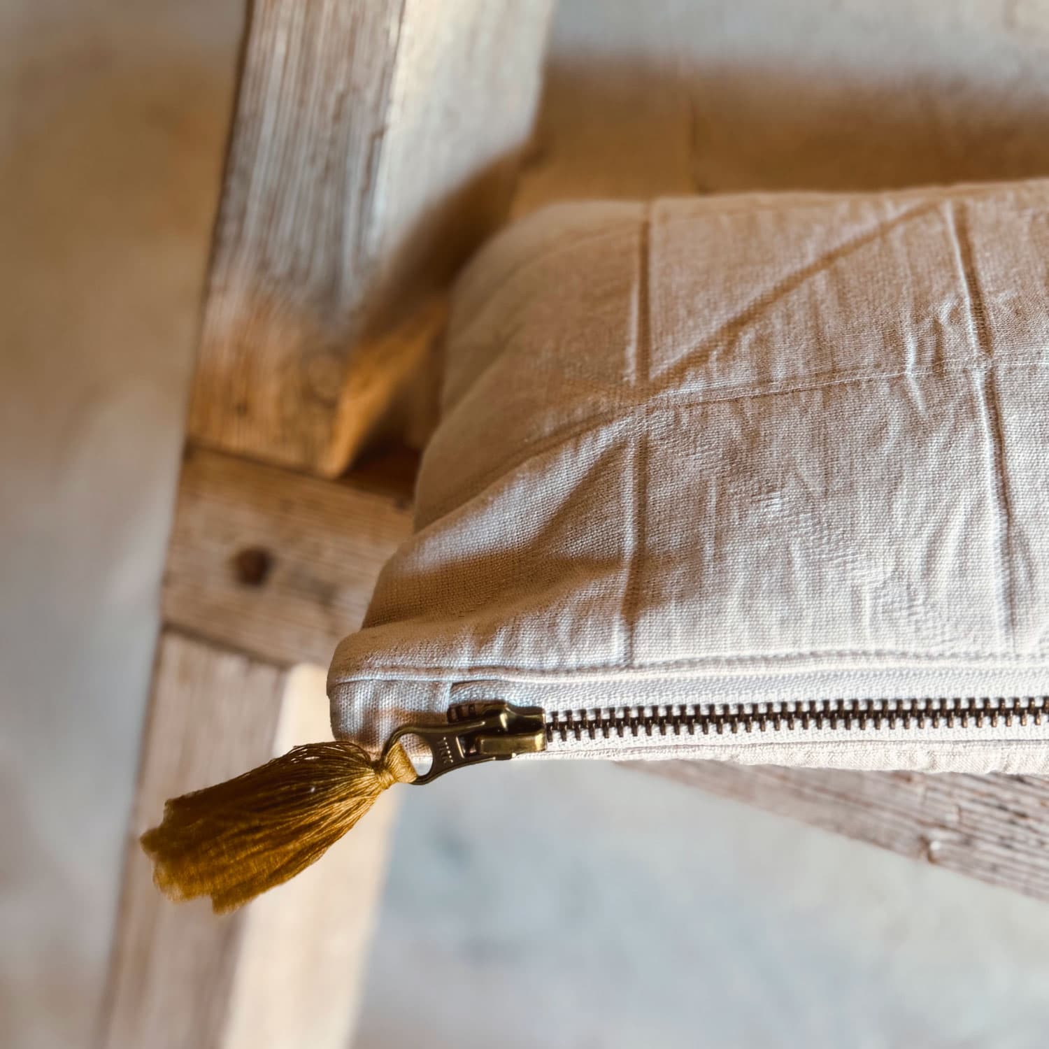 Akira Zip Clutch - OQ Origami Quilt - S018 Powder