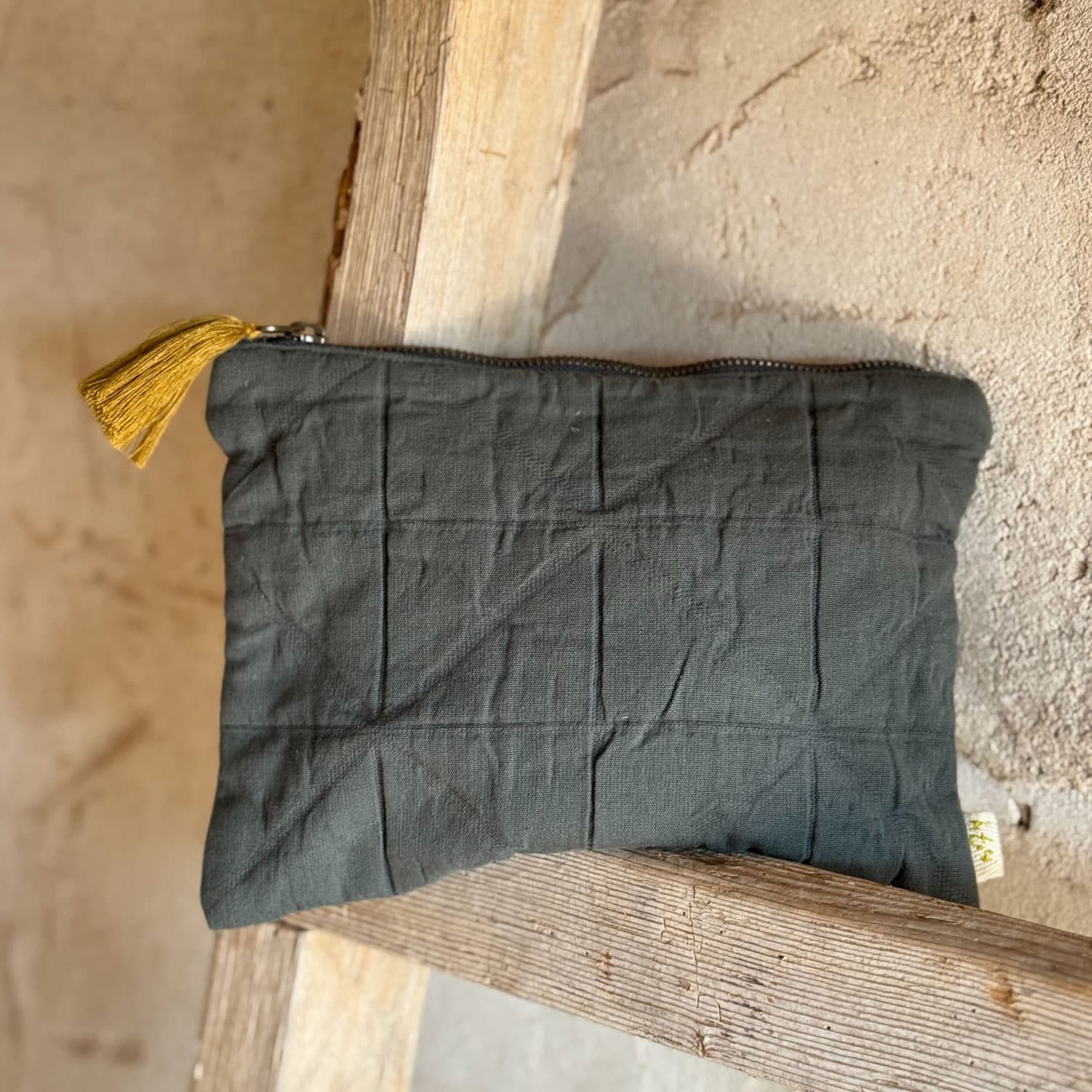 Akira Zip Clutch - OQ Origami Quilt - S021 Dark Grey