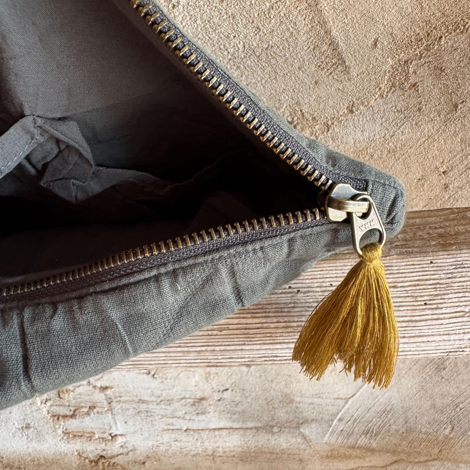 Akira Zip Clutch - OQ Origami Quilt - S021 Dark Grey