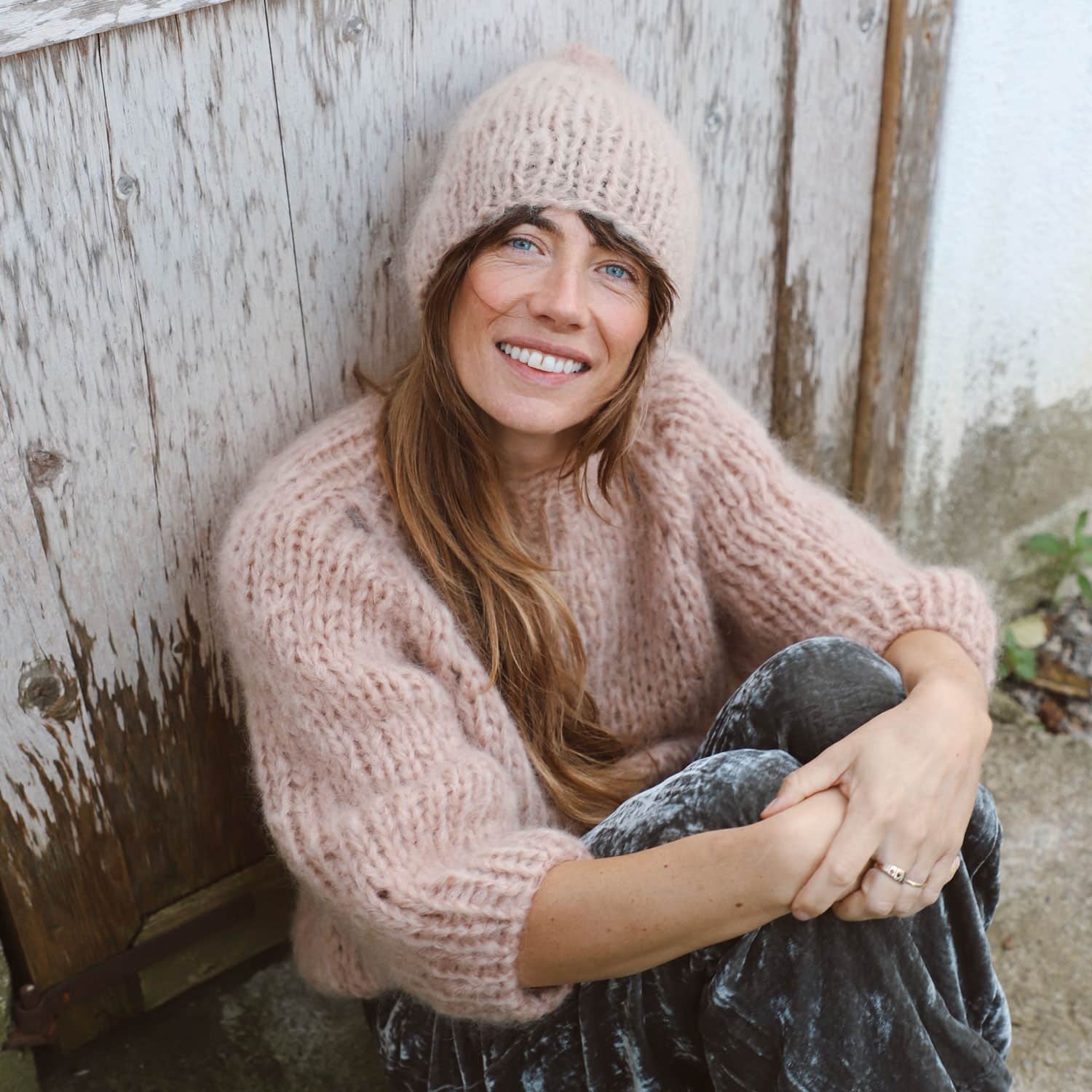 Atelier Pompom Beanie - Women - MO Mohair - S054 Nude Brown - n°74 E - Shop - 7400000137557