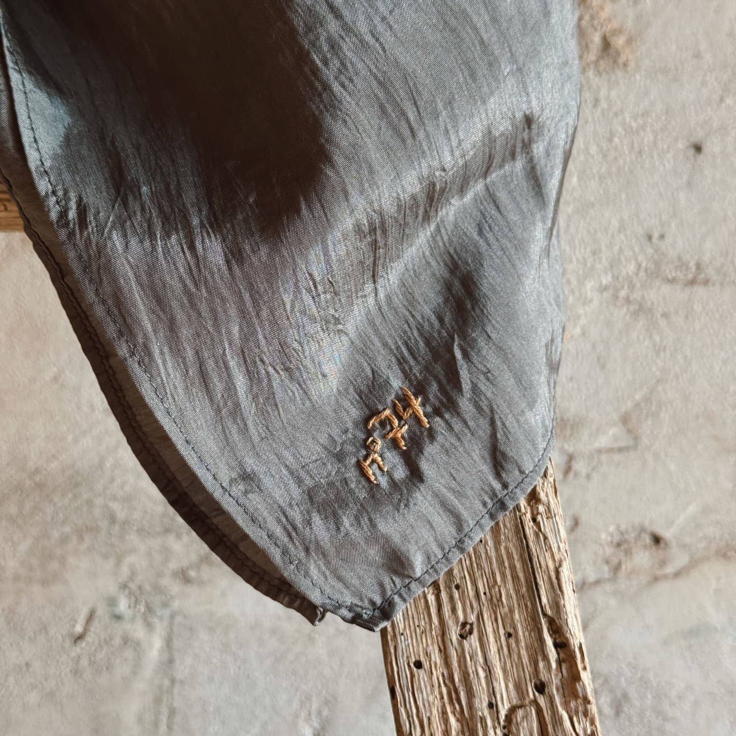 Carmel Scarf - Women - HS Habotai Silk 40 - S045 Stone Grey - n°74 E - Shop - 7400000137514