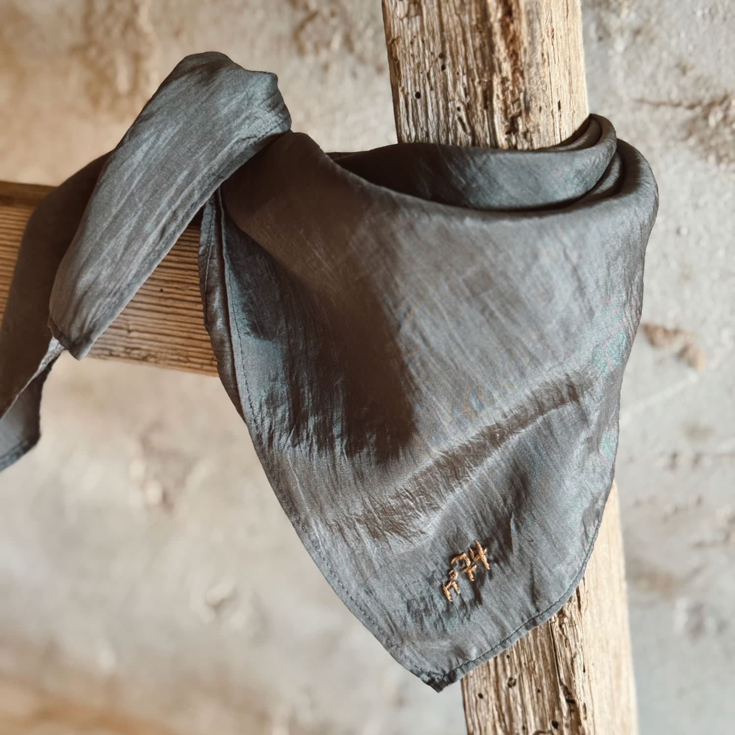 Carmel Scarf - Women - HS Habotai Silk 40 - S045 Stone Grey