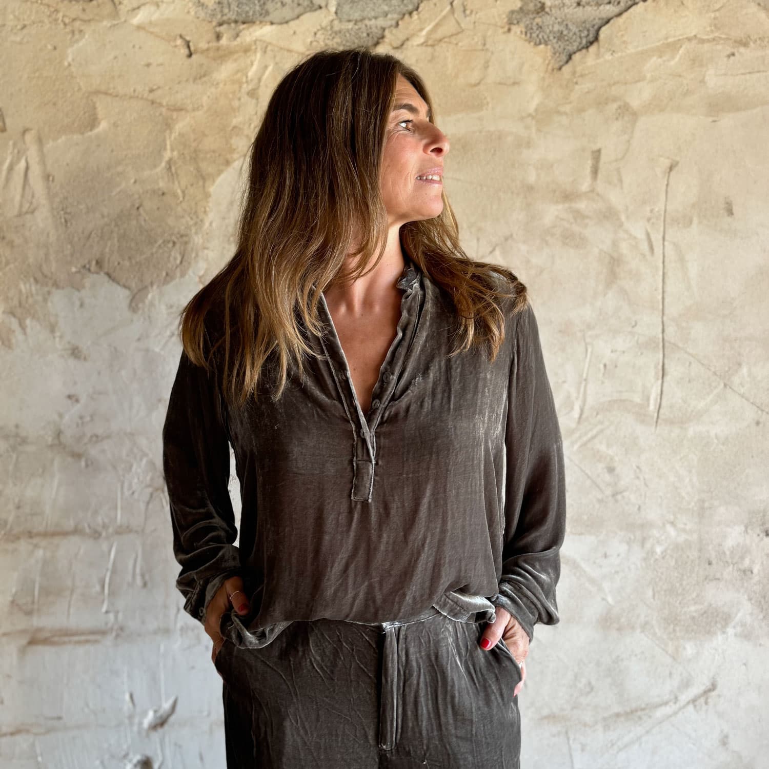 Ella Shirt - Women - SV Silk Velvet - S045 Stone Grey - n°74 E - Shop - 7400000137164