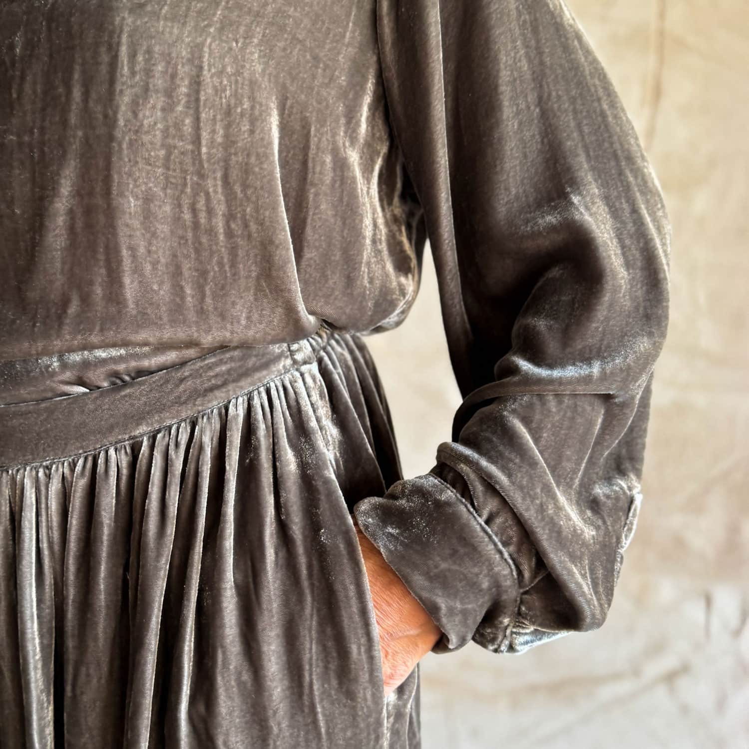 Ella Shirt - Women - SV Silk Velvet - S045 Stone Grey - n°74 E - Shop - 7400000137164