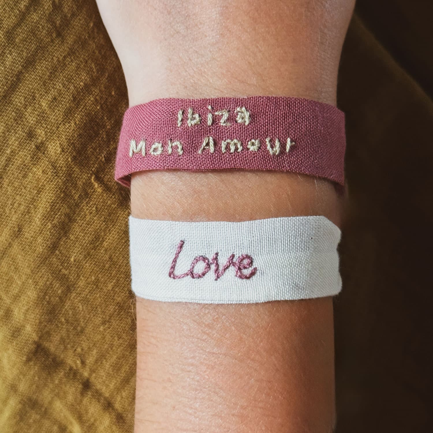 Embroidered Bracelet Love - S000 Natural - n°74 E - Shop - 7400000137056