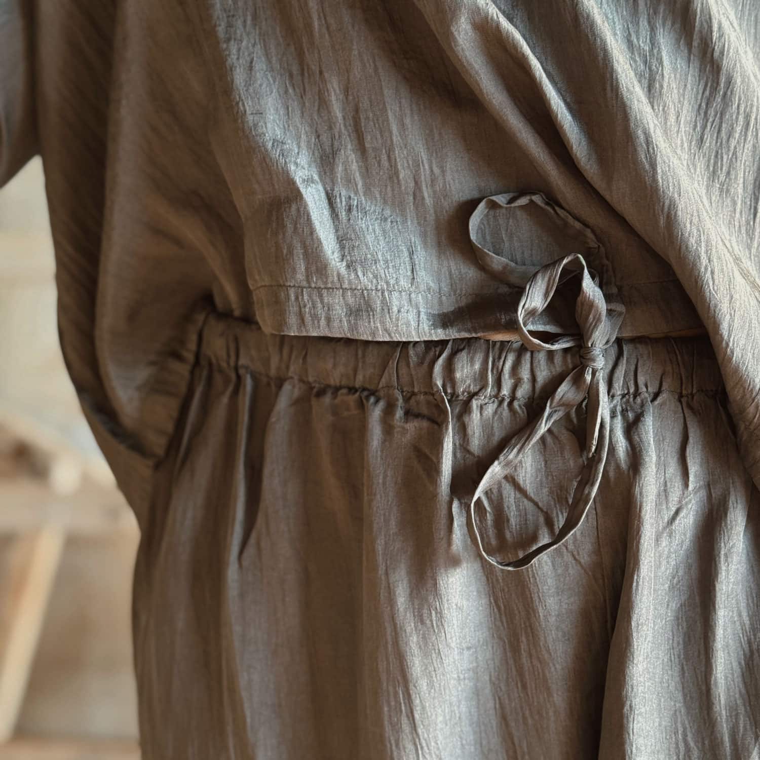 Joe Pants - Women - HS Habotai Silk 40 - S045 Stone Grey - n°74 E - Shop - 7400000137512