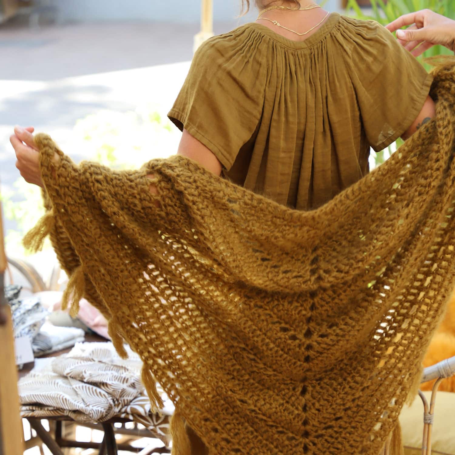 Juliana Crochet Shawl - Women - MO Mohair - S050 Antique Bronze