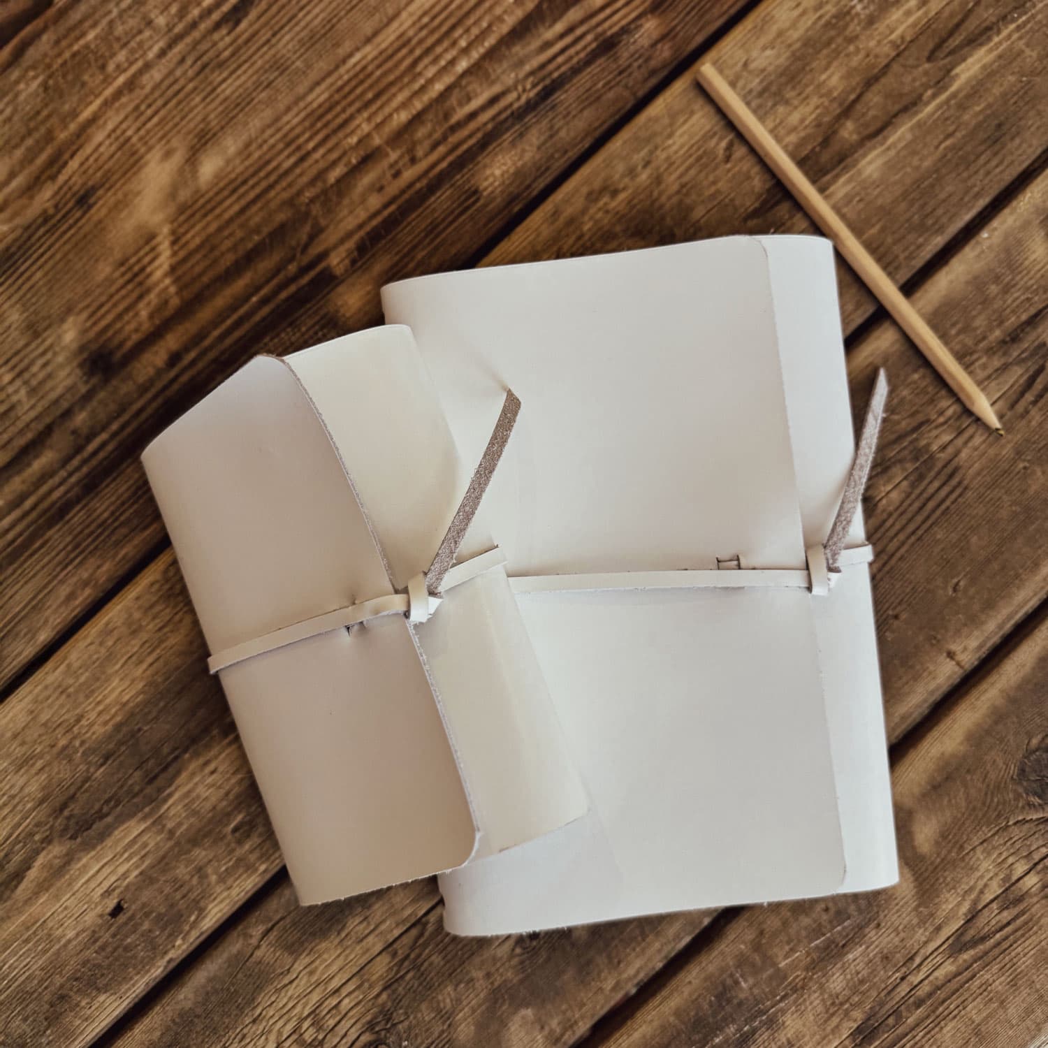 Leather Journal - S001 White - n°74 E - Shop - 7400000137492