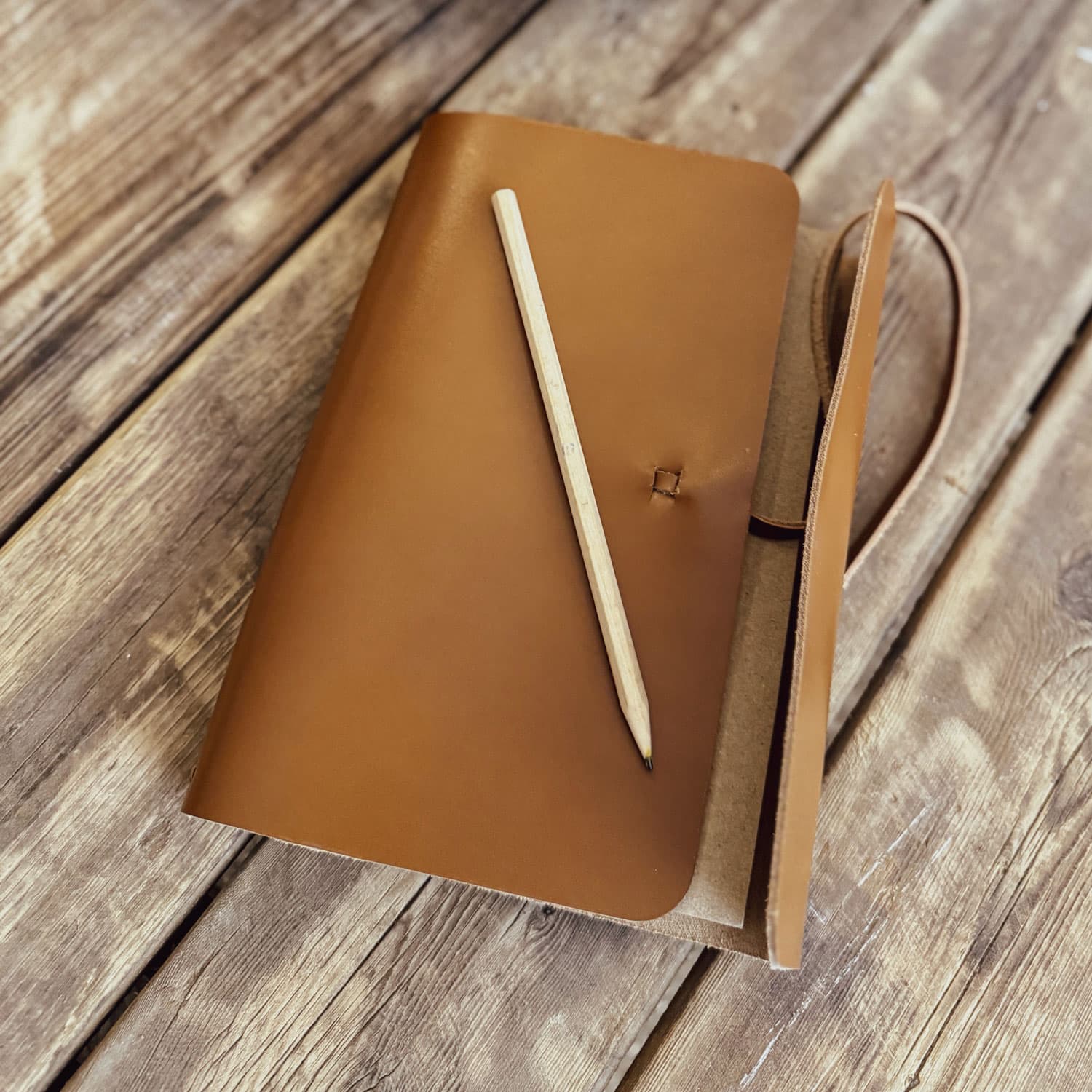 Leather Journal - S053 Tan - n°74 E - Shop - 7400000137499