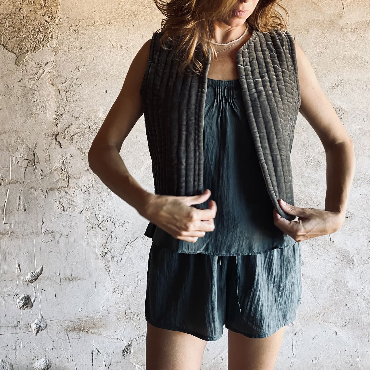 Nora Vest - Women - SV Silk Velvet - S045 Stone Grey - n°74 E - Shop - 7400000136698