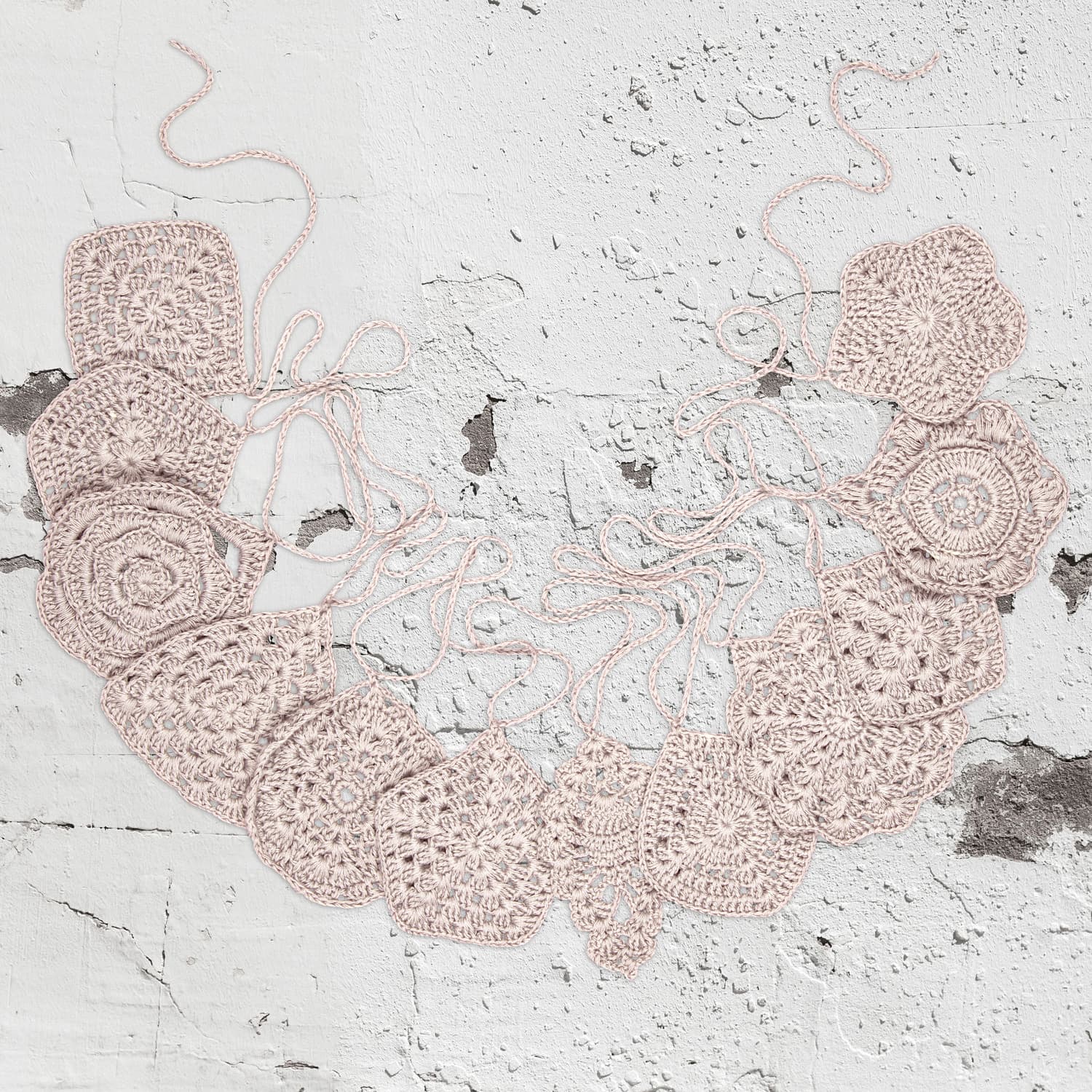 Numero 74 - Crochet Garland - Powder - S018